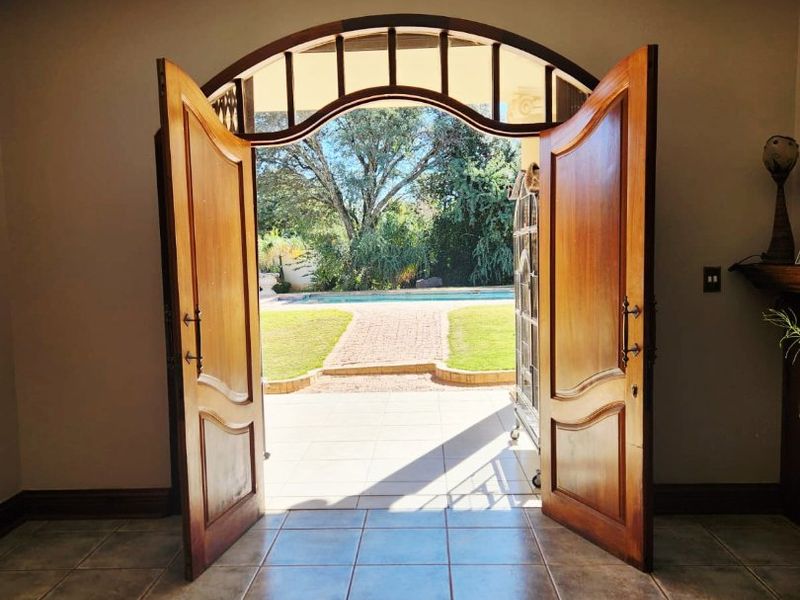 Luxury Living Meets Endless Possibilities on a Magnificent 1.3-Hectare Estate - Photo 4