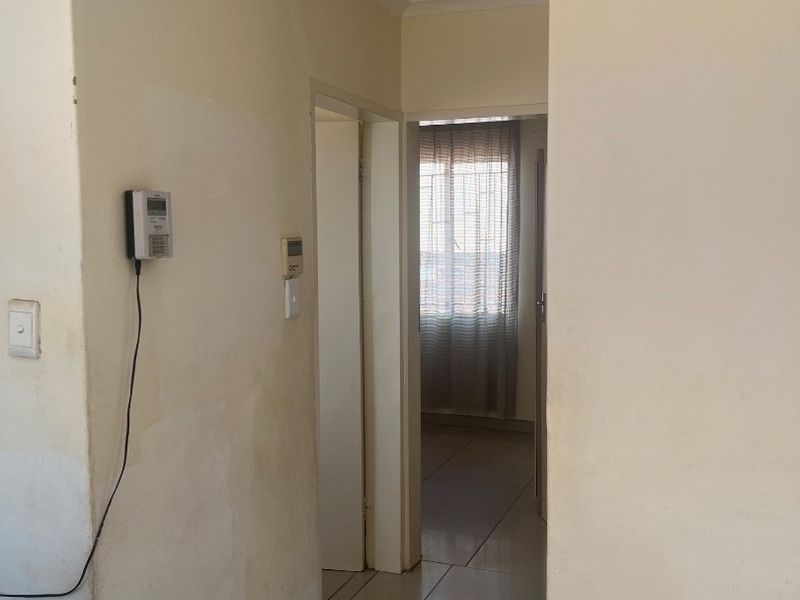 2 Bed House in Witpoortjie for Sale - Photo 7