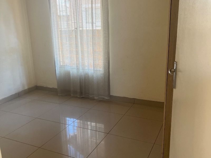 2 Bed House in Witpoortjie for Sale - Photo 8