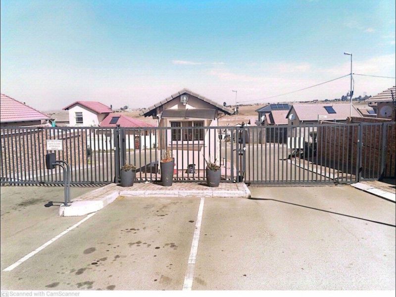 2 Bed House in Witpoortjie for Sale - Photo 10