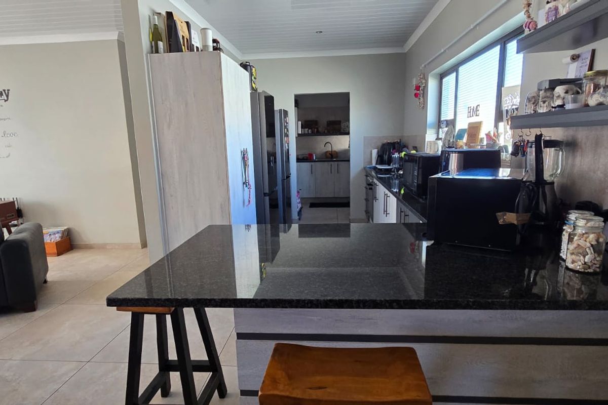 Come and experience secure estate living in this neat and spacious full-title townhouse. - Photo 5