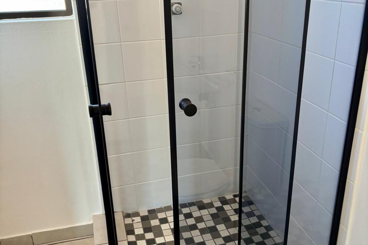 Bright Family Home in Crystal Park with Fibre access - Photo 4