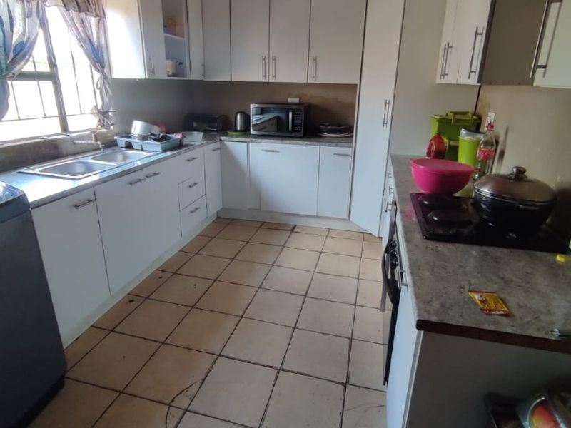 HOUSE FOR SALE IN CLOVERDENE  - Photo 7