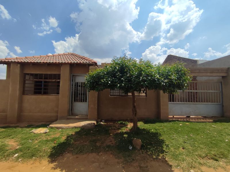 HOUSE FOR SALE IN CLOVERDENE  - Photo 6