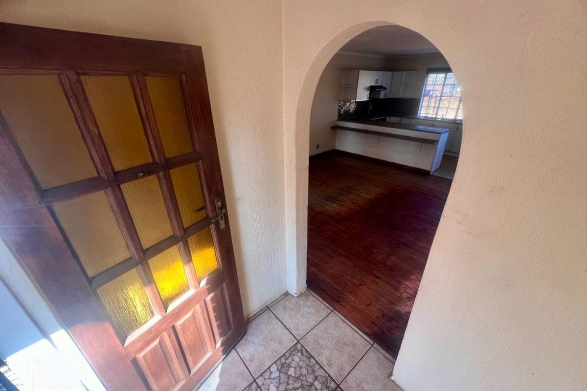 Simplex - 2 Bed 2 Bath - Clubview - Photo 5