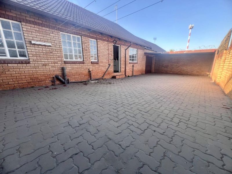 Simplex - 2 Bed 2 Bath - Clubview - Photo 8