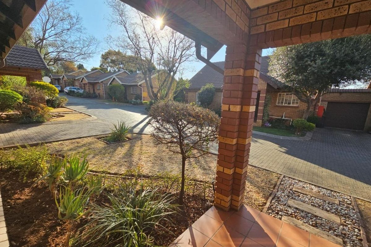 Simplex - 2 Bed 2 Bath - Clubview - Photo 4