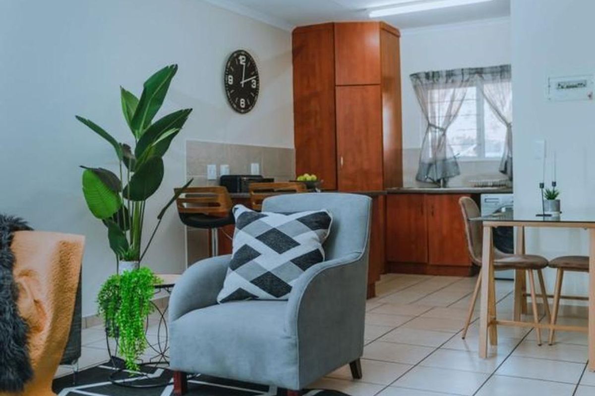Book a viewing with me today! - Photo 3