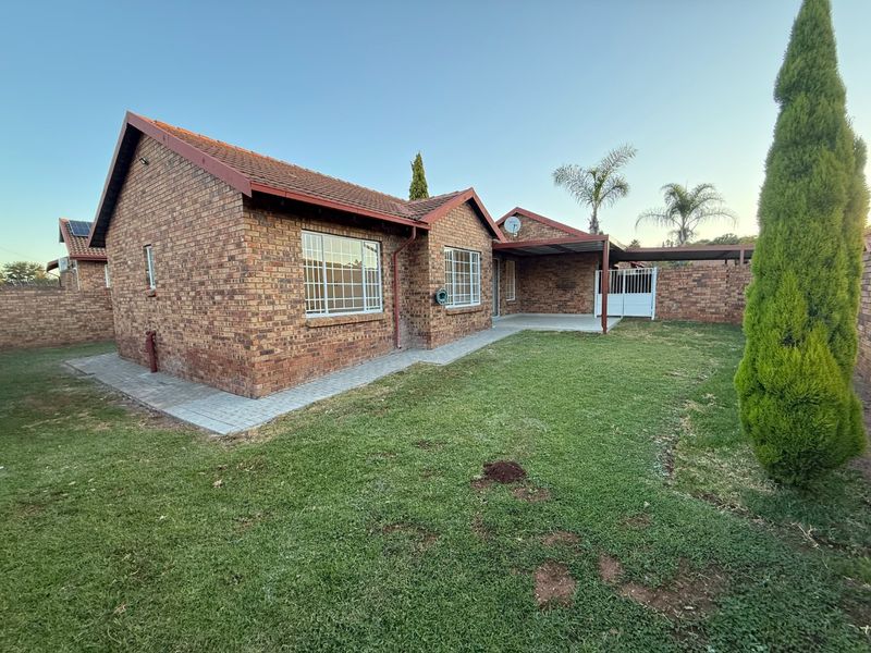 Newly Renovated Gem! - Photo 10