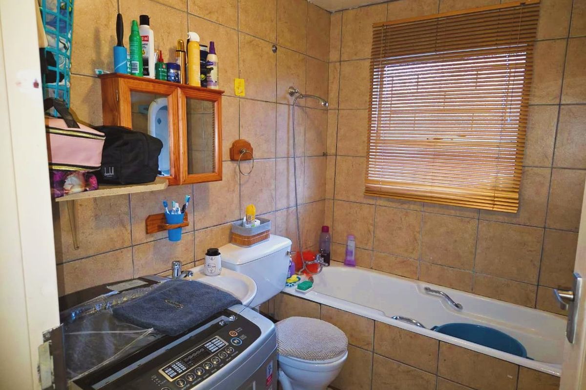 Neat 2-Bedroom Home with Braai Patio - Photo 4