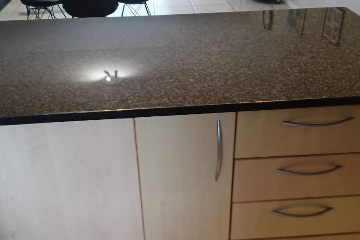MODERN GROUND FLOOR APARTMENT FOR SALE IN RUSKIN VILLAS, PARKLANDS - Photo 4