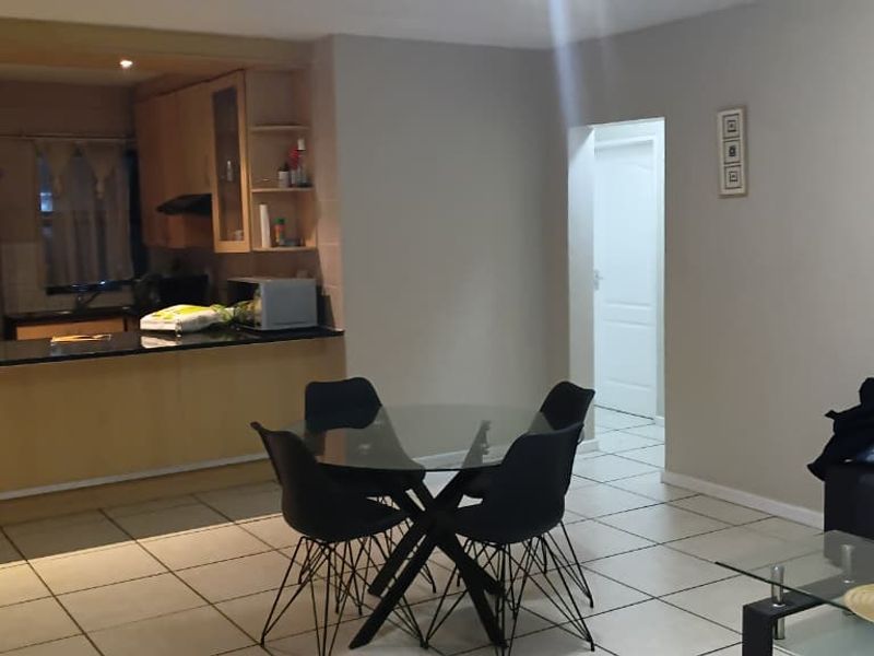 MODERN GROUND FLOOR APARTMENT FOR SALE IN RUSKIN VILLAS, PARKLANDS - Photo 7