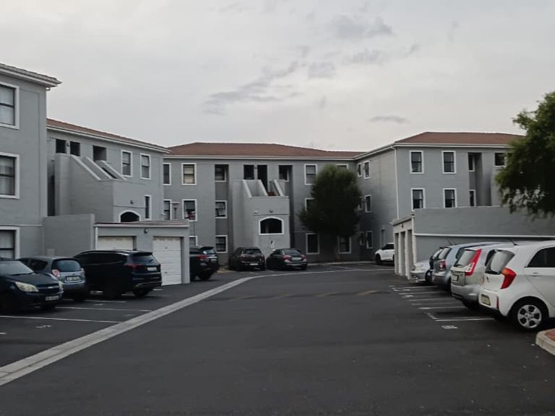 MODERN GROUND FLOOR APARTMENT FOR SALE IN RUSKIN VILLAS, PARKLANDS - Photo 1