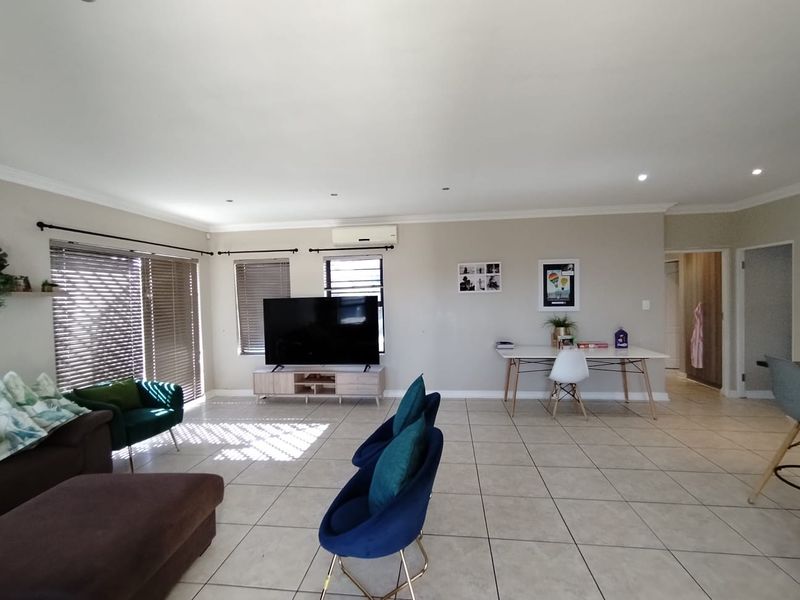 FAMILY HOME IN SONKRING BRACKENFELL TO RENT - Photo 4