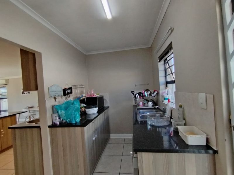 FAMILY HOME IN SONKRING BRACKENFELL TO RENT - Photo 8