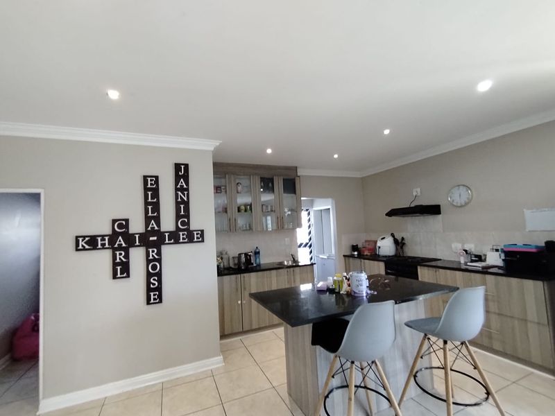 FAMILY HOME IN SONKRING BRACKENFELL TO RENT - Photo 6