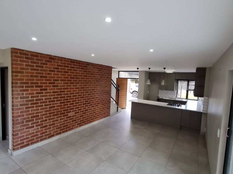 La Camargue family home with secure garden living - available 1 July 2026 - Photo 5