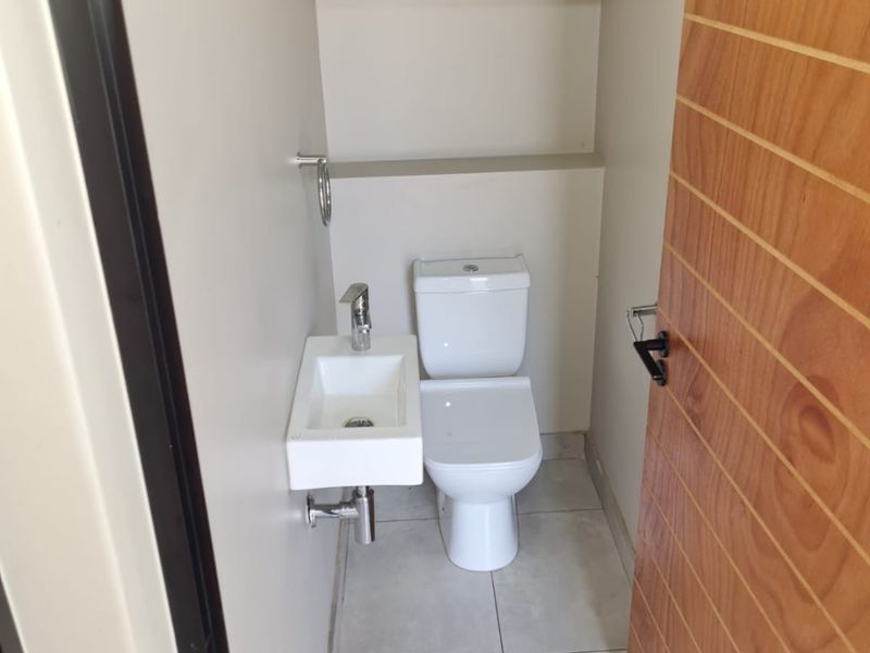 La Camargue family home with secure garden living - available 1 July 2026 - Photo 10