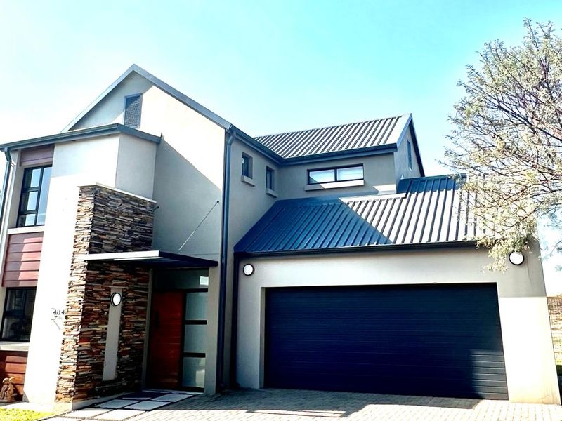 La Camargue family home with secure garden living - available 1 July 2026 - Photo 3