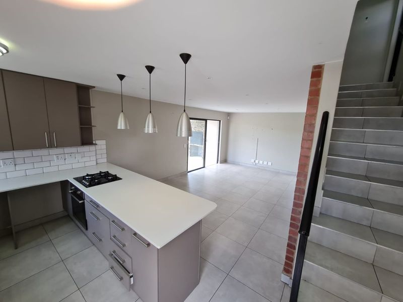 La Camargue family home with secure garden living - available 1 July 2026 - Photo 6