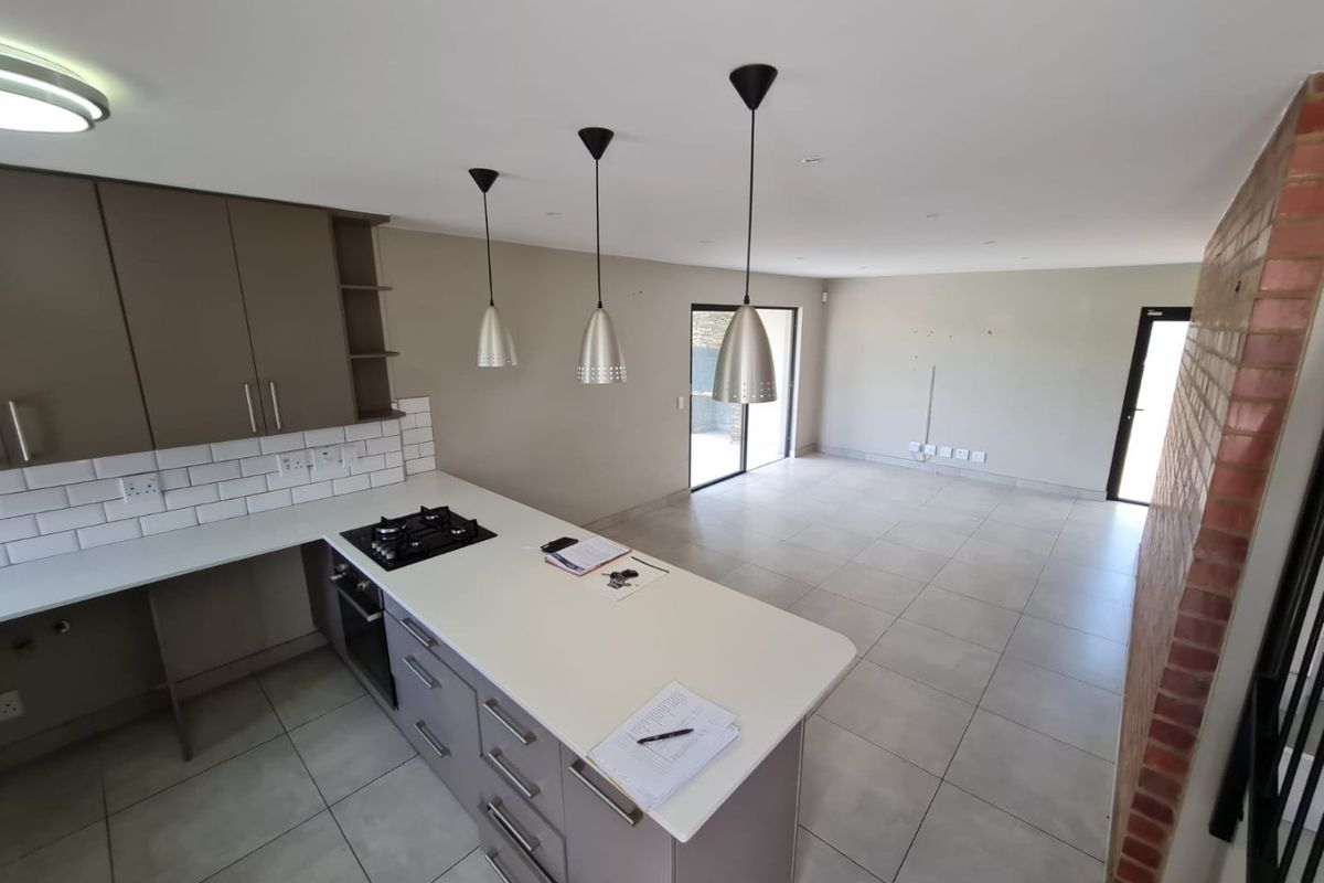 La Camargue family home with secure garden living - available 1 July 2026 - Photo 4