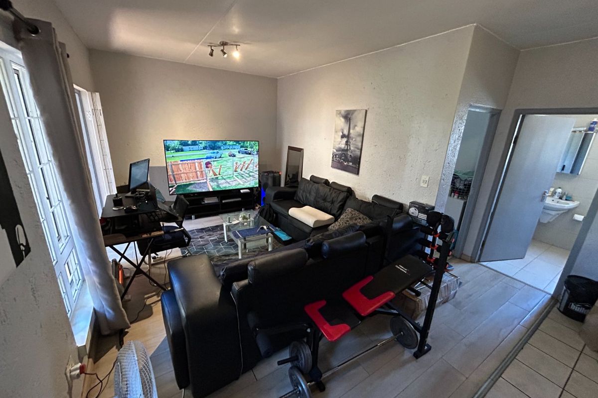 1 Bed | Fibre Ready | Ground Unit | x2 Swimming Pools - Photo 2