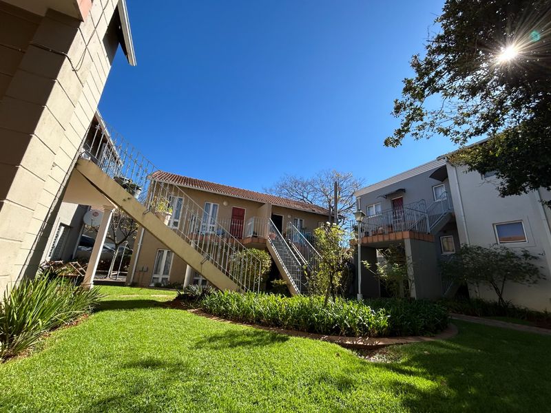 1 Bed | Fibre Ready | Ground Unit | x2 Swimming Pools - Photo 10