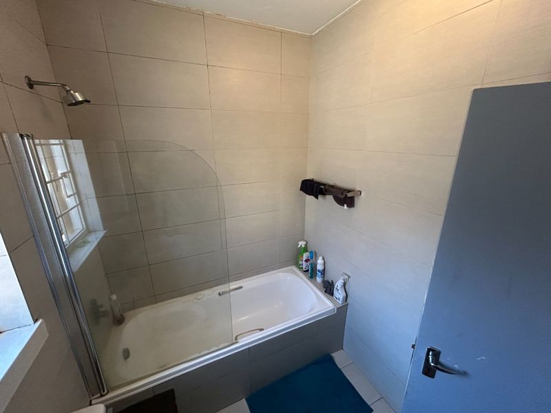 1 Bed | Fibre Ready | Ground Unit | x2 Swimming Pools - Photo 9