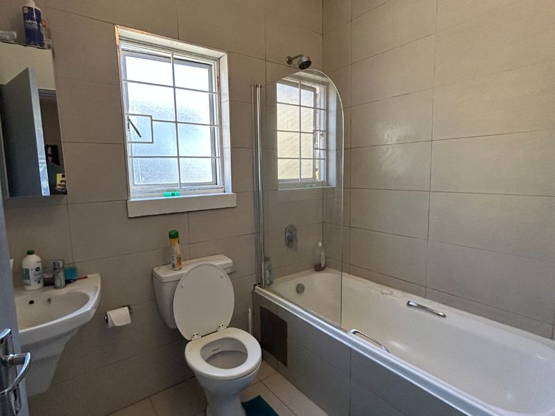 1 Bed | Fibre Ready | Ground Unit | x2 Swimming Pools - Photo 8