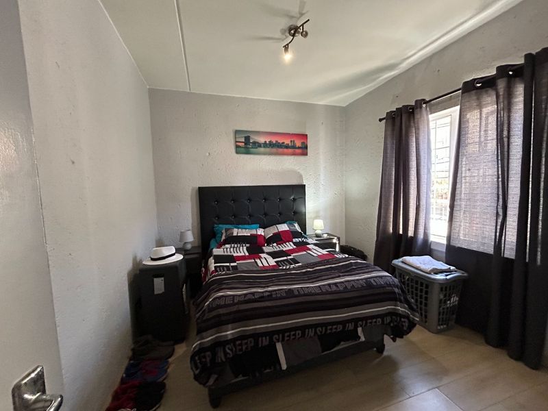 1 Bed | Fibre Ready | Ground Unit | x2 Swimming Pools - Photo 5