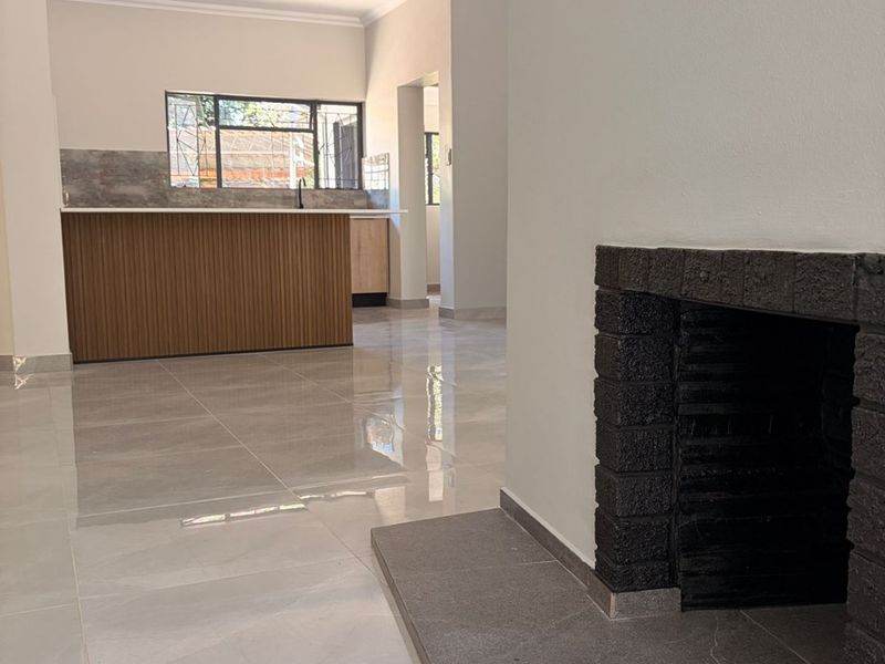 4 Bedroom Renovated House in Annlin above Braam Pretorius - Photo 6