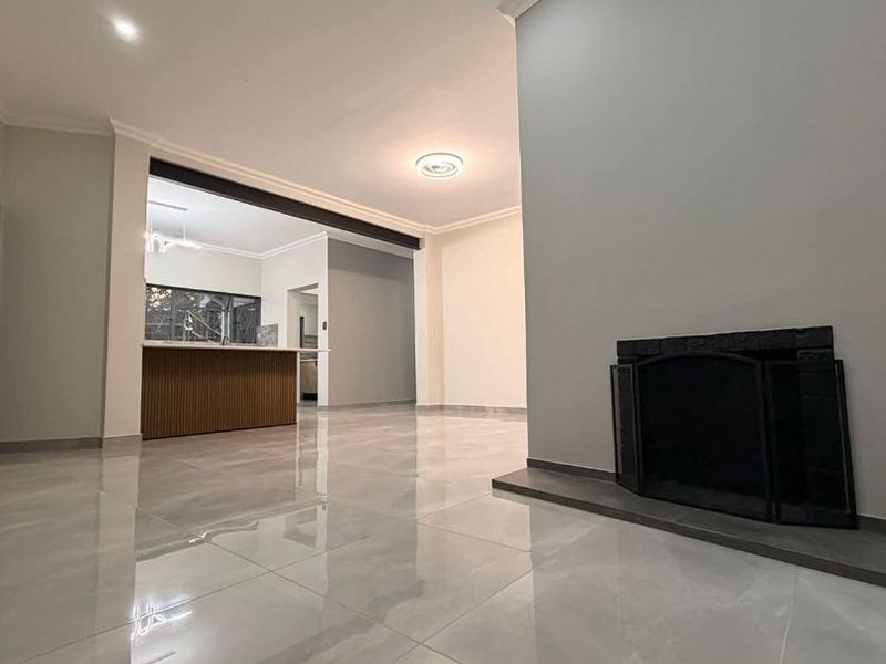 4 Bedroom Renovated House in Annlin above Braam Pretorius - Photo 3