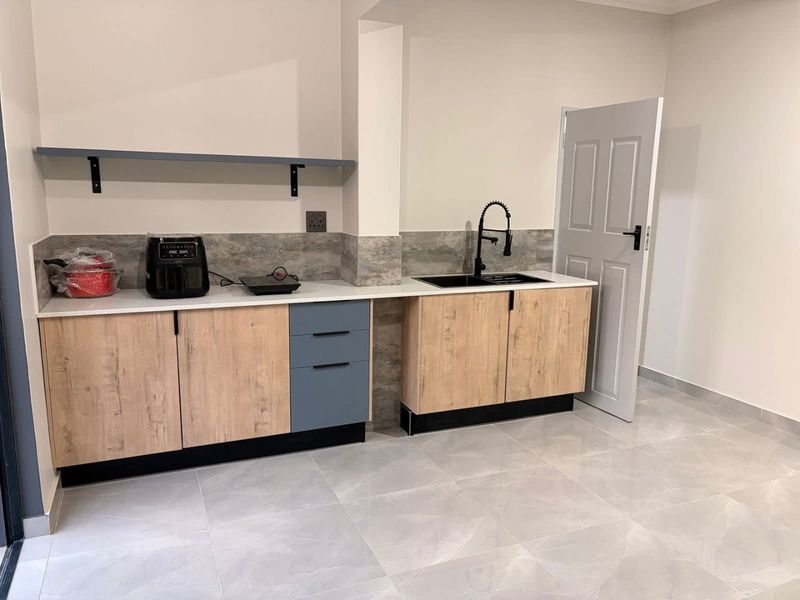 4 Bedroom Renovated House in Annlin above Braam Pretorius - Photo 8