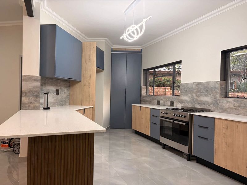 4 Bedroom Renovated House in Annlin above Braam Pretorius - Photo 5