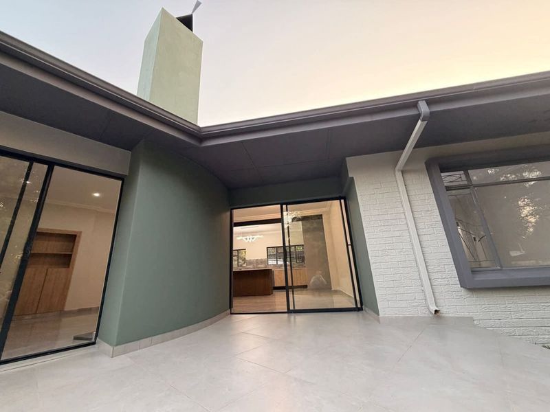 4 Bedroom Renovated House in Annlin above Braam Pretorius - Photo 2