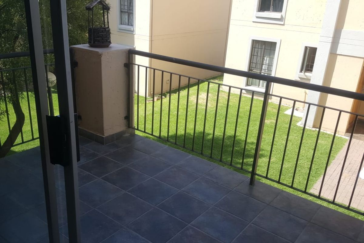 2 Bedroom 1 Bathroom first floor apartment for sale. - Photo 5