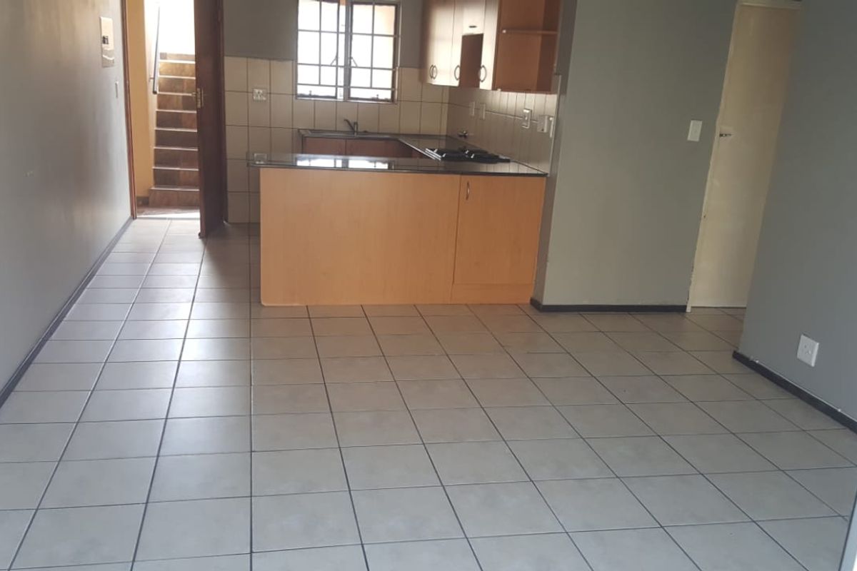 2 Bedroom 1 Bathroom first floor apartment for sale. - Photo 4