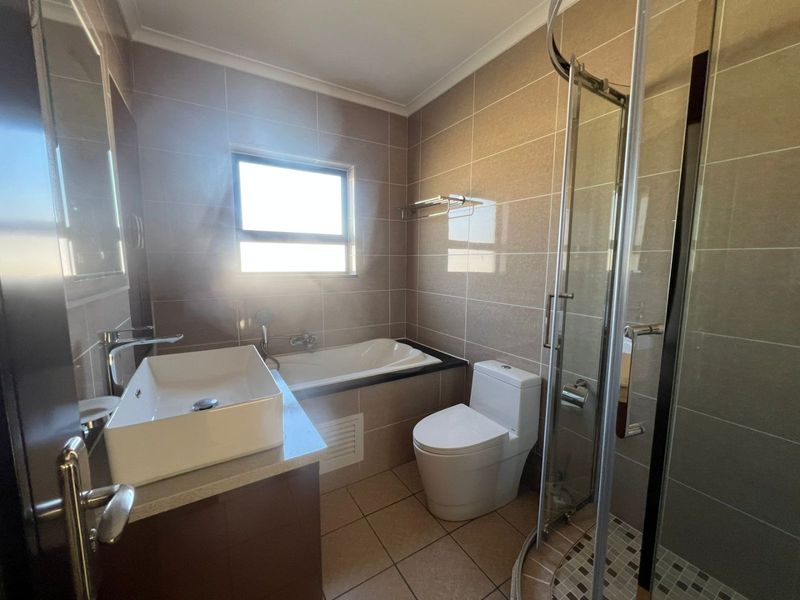 2 Bedroom, 2 Bathroom apartment for Sale - Photo 9