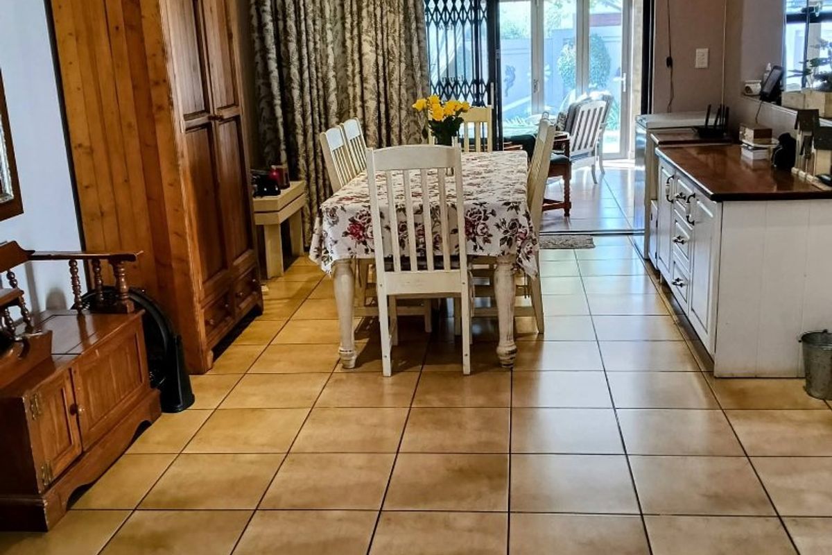 HOUSE FOR SALE:- R3.545M - Photo 4