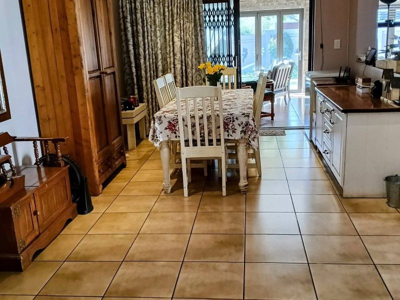 HOUSE FOR SALE:- R3.545M - Photo 4