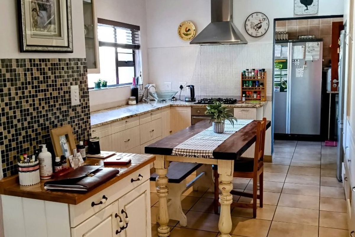 HOUSE FOR SALE:- R3.545M - Photo 3