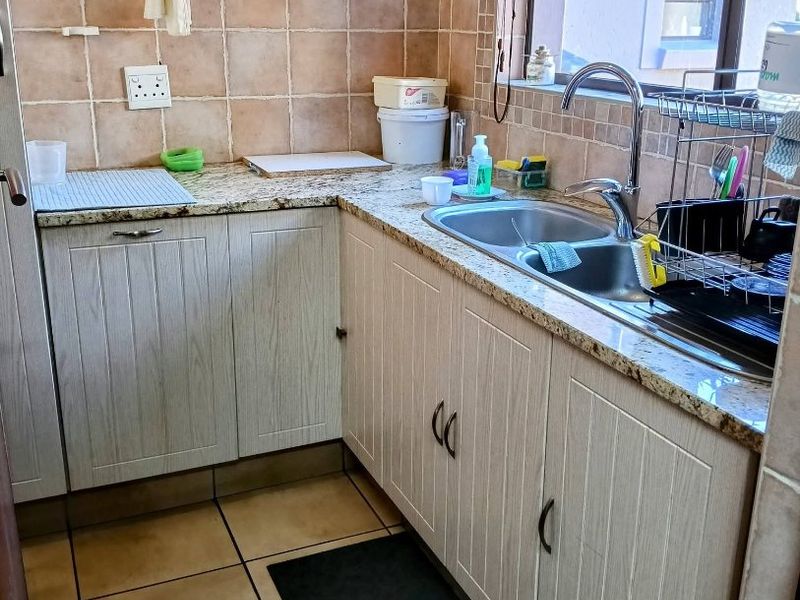 HOUSE FOR SALE:- R3.545M - Photo 8