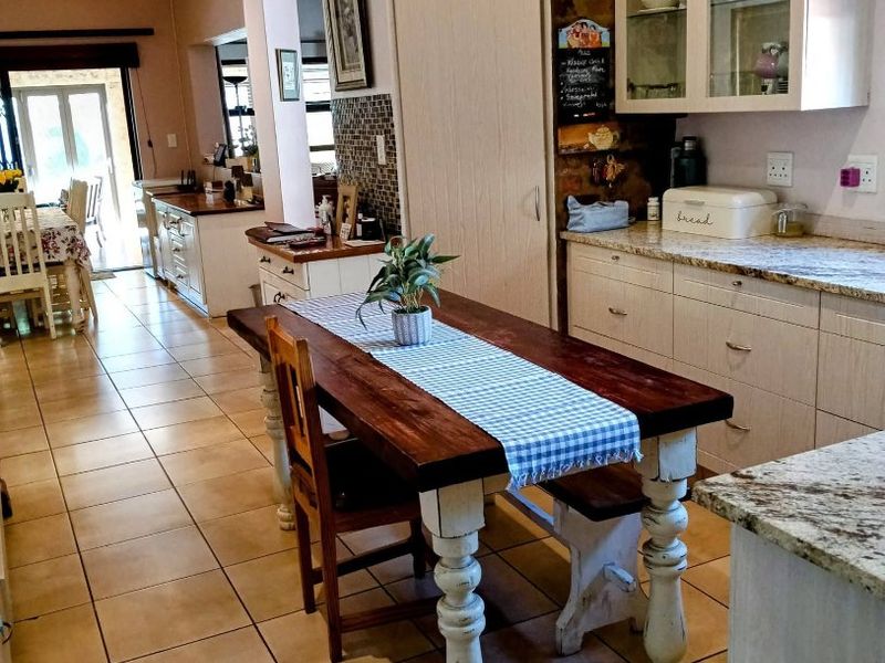 HOUSE FOR SALE:- R3.545M - Photo 6
