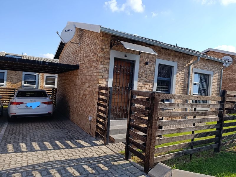 HOUSE FOR SALE IN GROBLER PARK, ROODEPOORT  - Photo 4