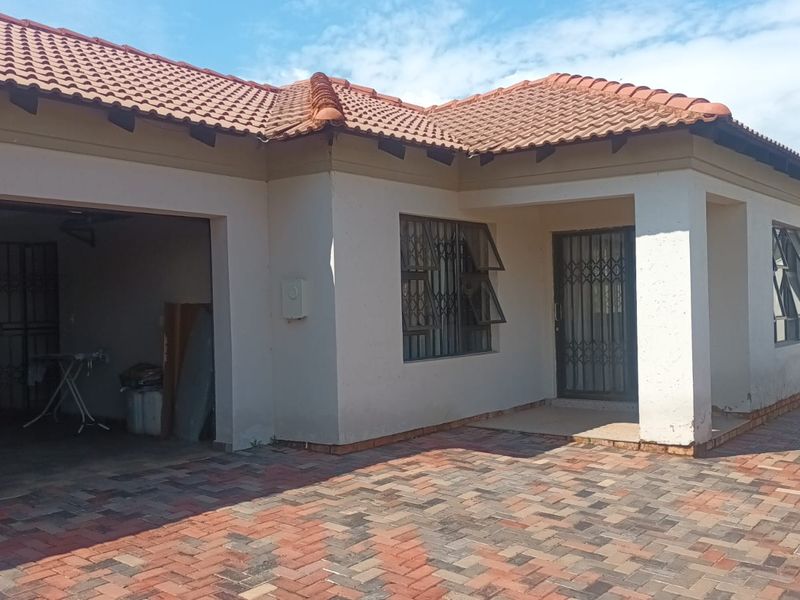 3 Bed House in Vosloorus for Sale - Photo 6