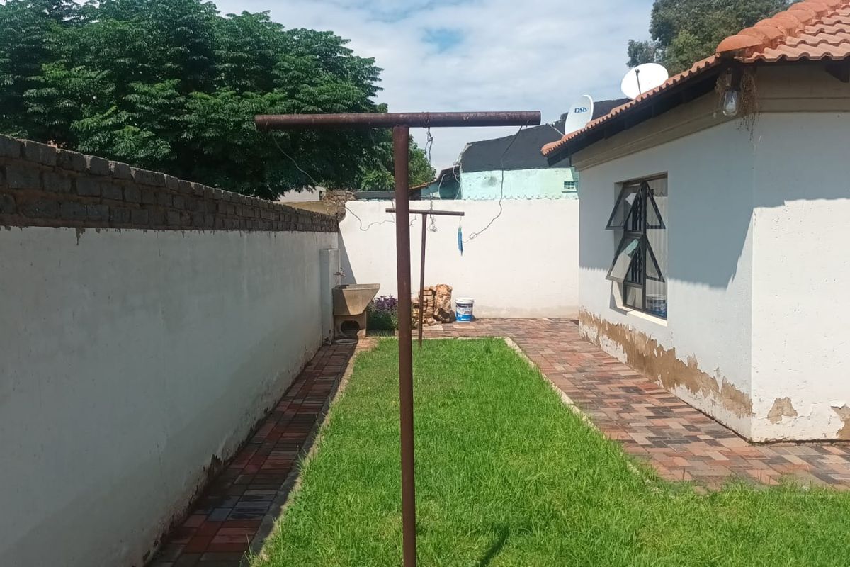 3 Bed House in Vosloorus for Sale - Photo 4