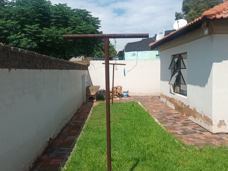 3 Bed House in Vosloorus for Sale - Photo 4