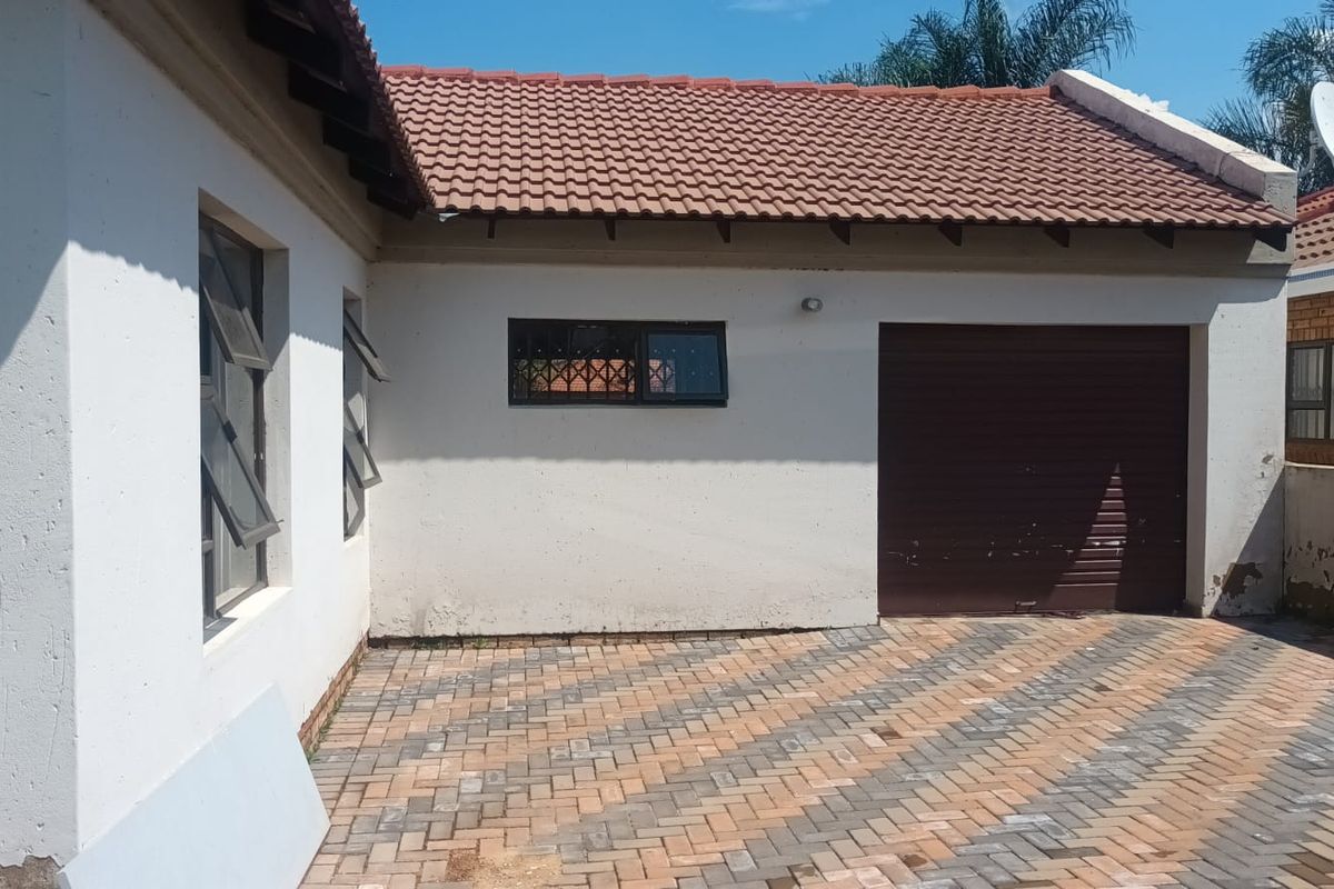 3 Bed House in Vosloorus for Sale - Photo 5