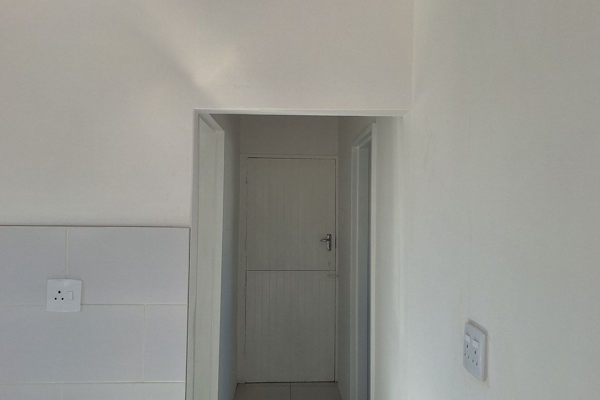 Stunning 1 bedroom Flatlet in Lovemore Heights - Photo 4