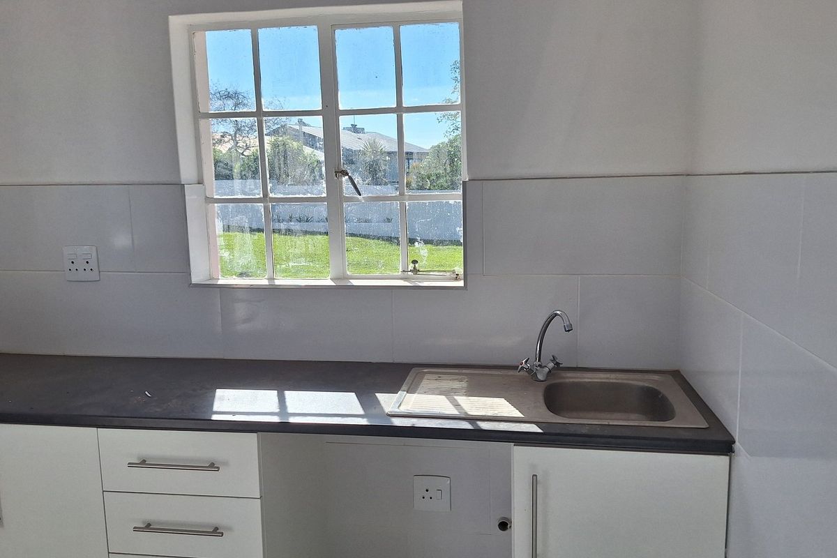 Stunning 1 bedroom Flatlet in Lovemore Heights - Photo 3